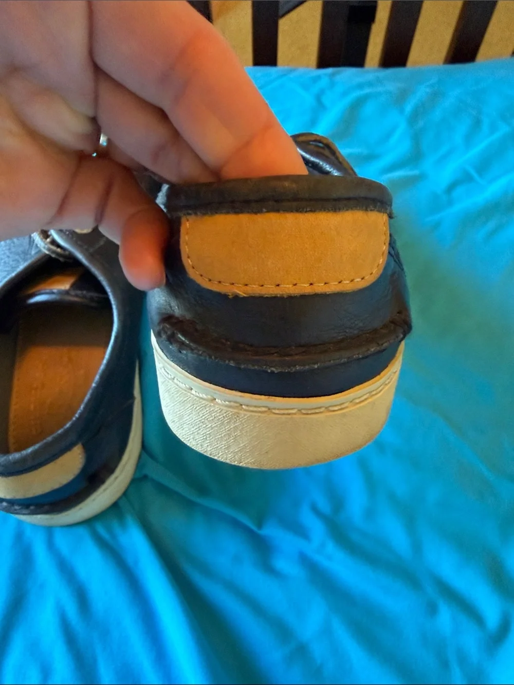 G.H. Bass & Co. Black Leather Boat Shoes. Mens 8.5. Leather laces.